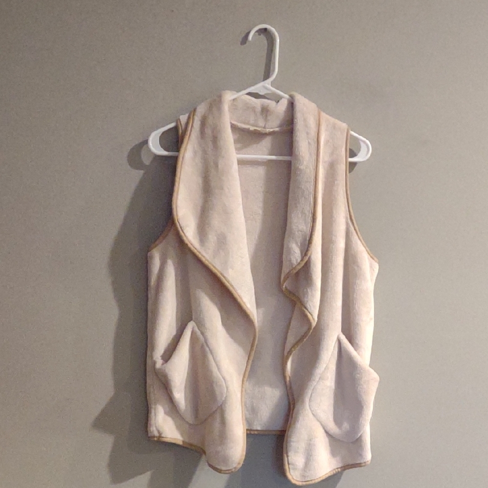 Listicle Women's Small Soft Beige Open Front Two Pocket Vest